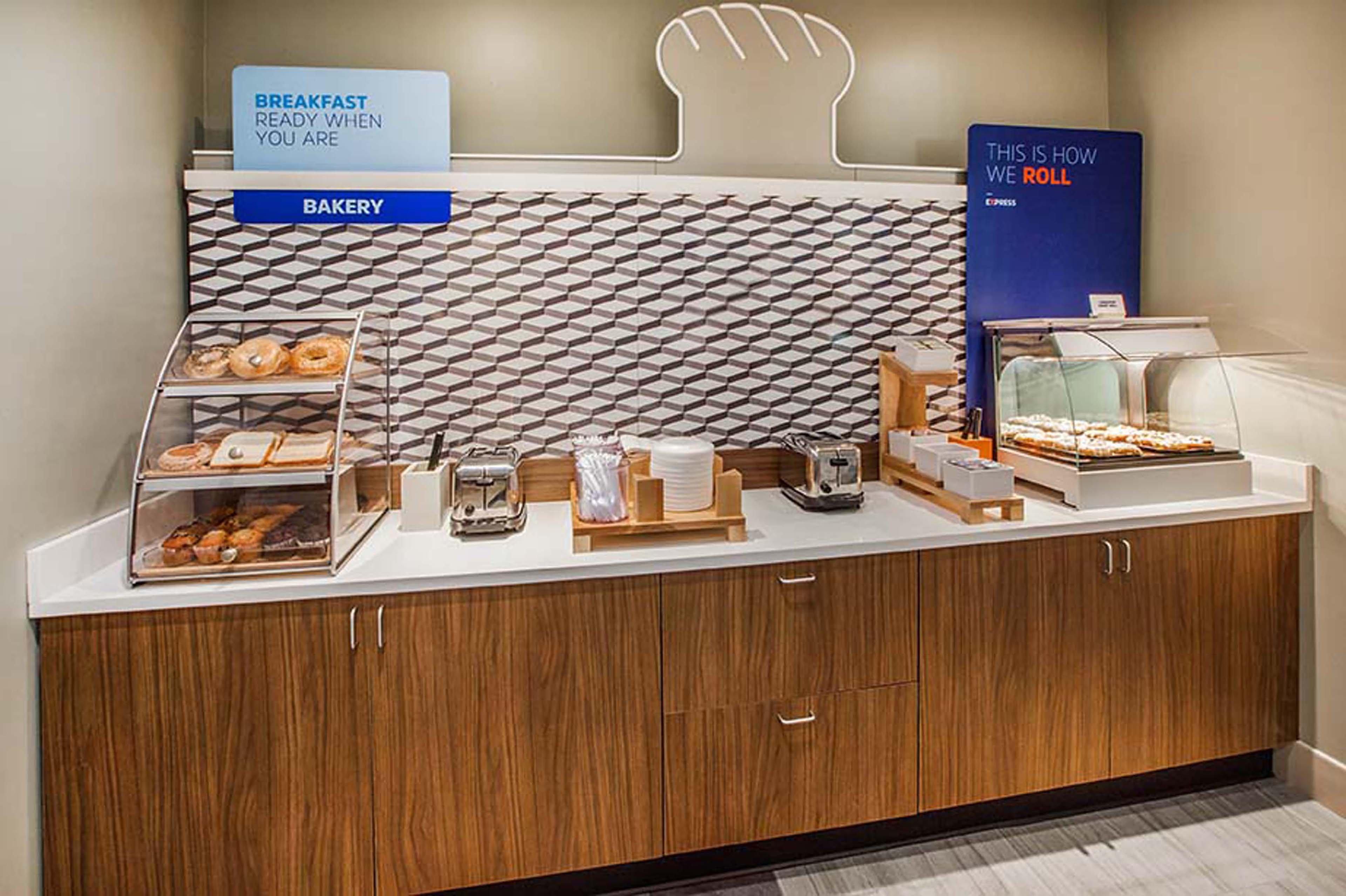 Holiday Inn Express Forsyth By Ihg Esterno foto