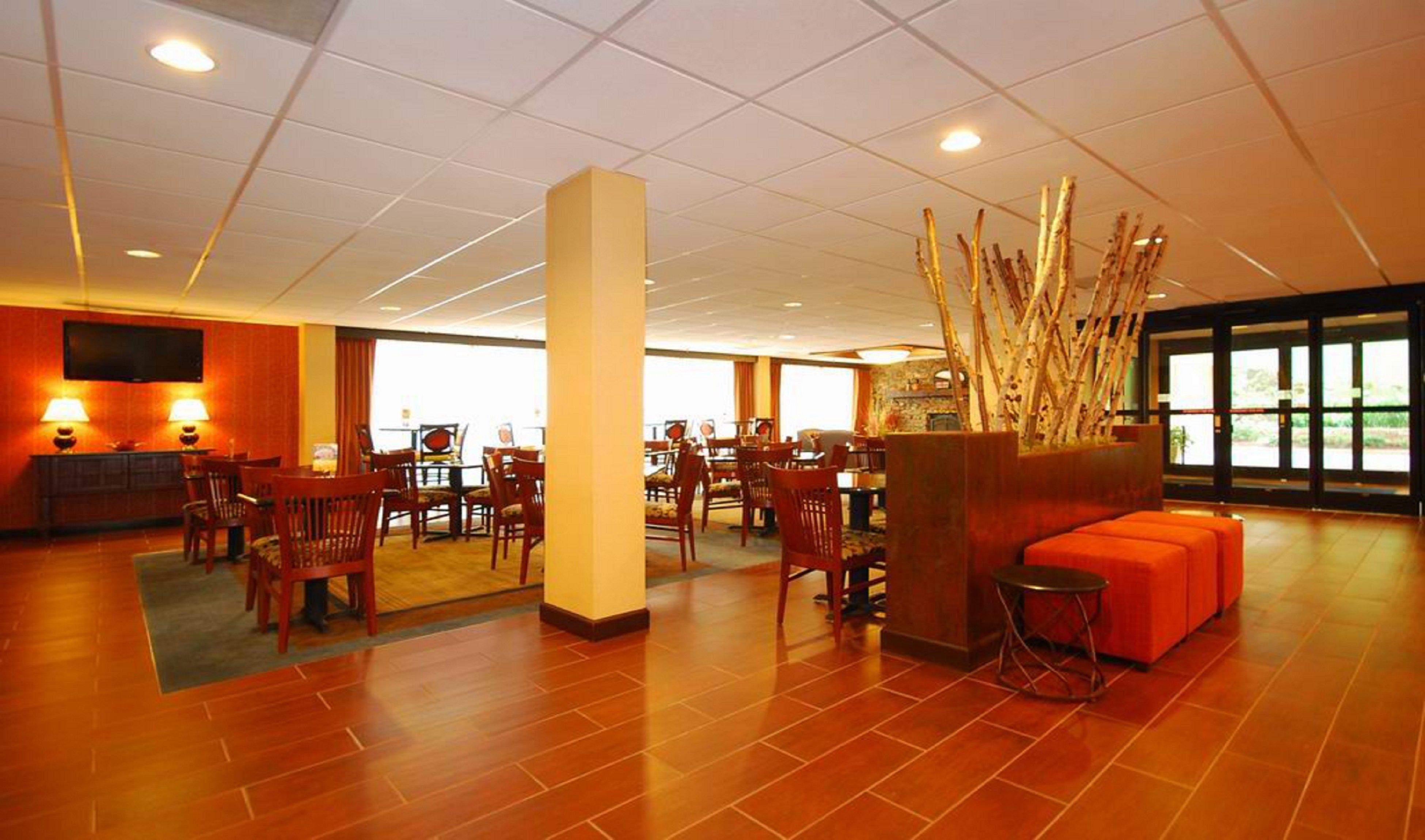 Holiday Inn Express Forsyth By Ihg Esterno foto