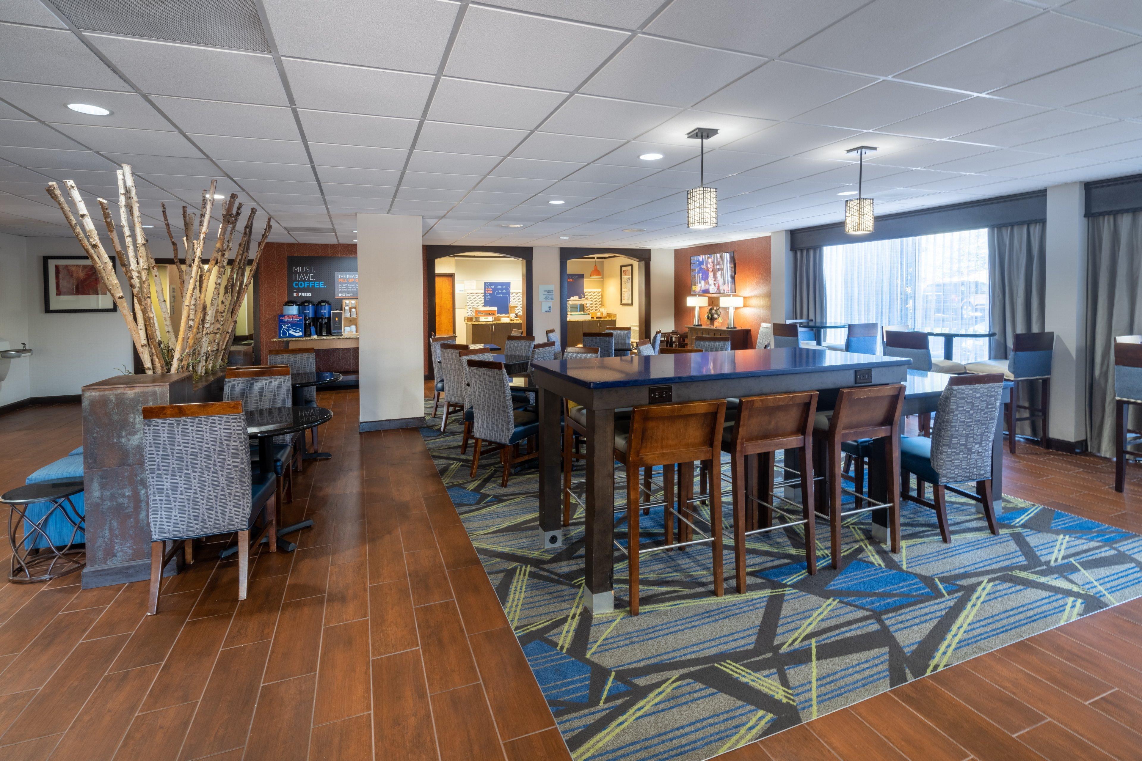 Holiday Inn Express Forsyth By Ihg Esterno foto