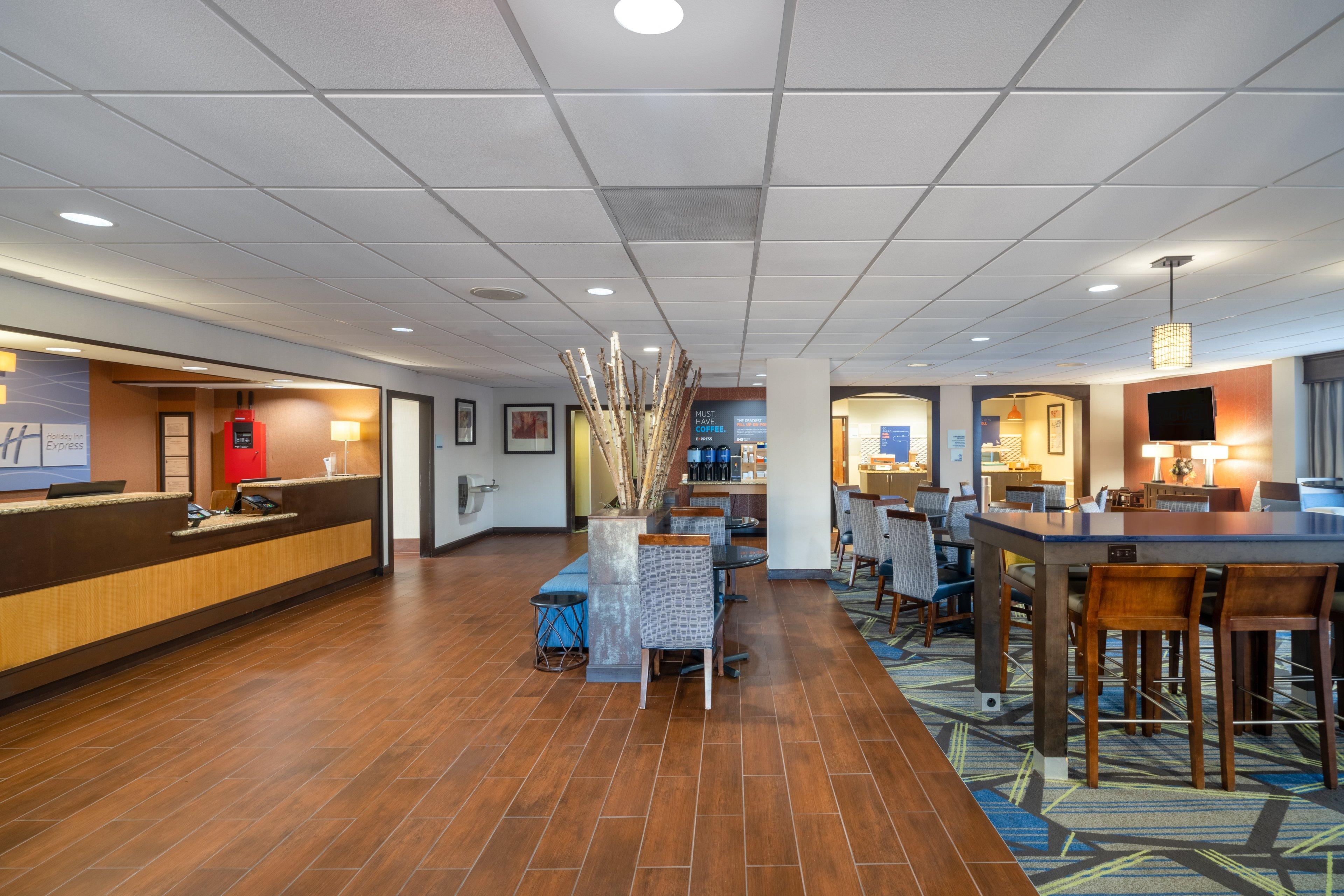 Holiday Inn Express Forsyth By Ihg Esterno foto