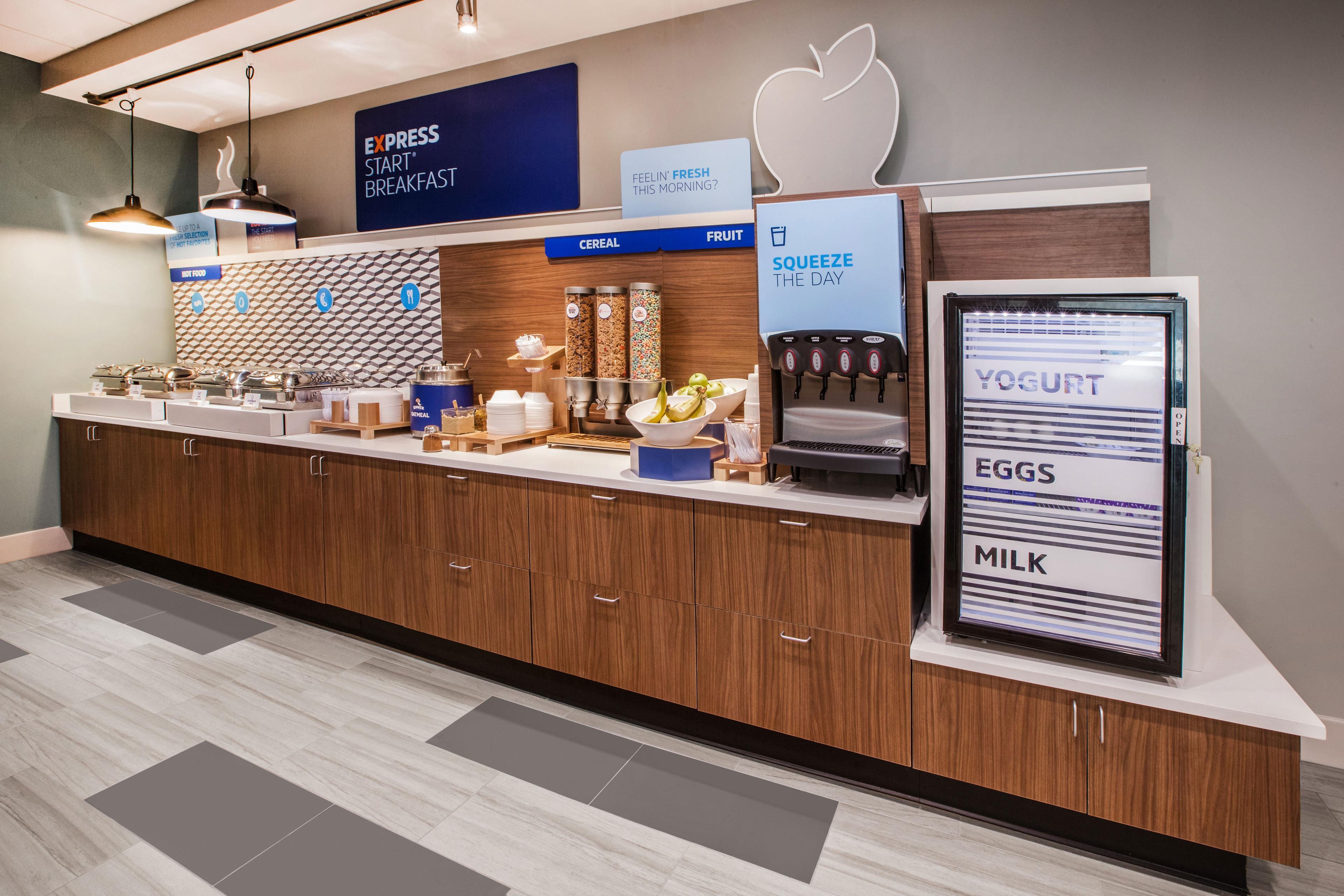 Holiday Inn Express Forsyth By Ihg Esterno foto