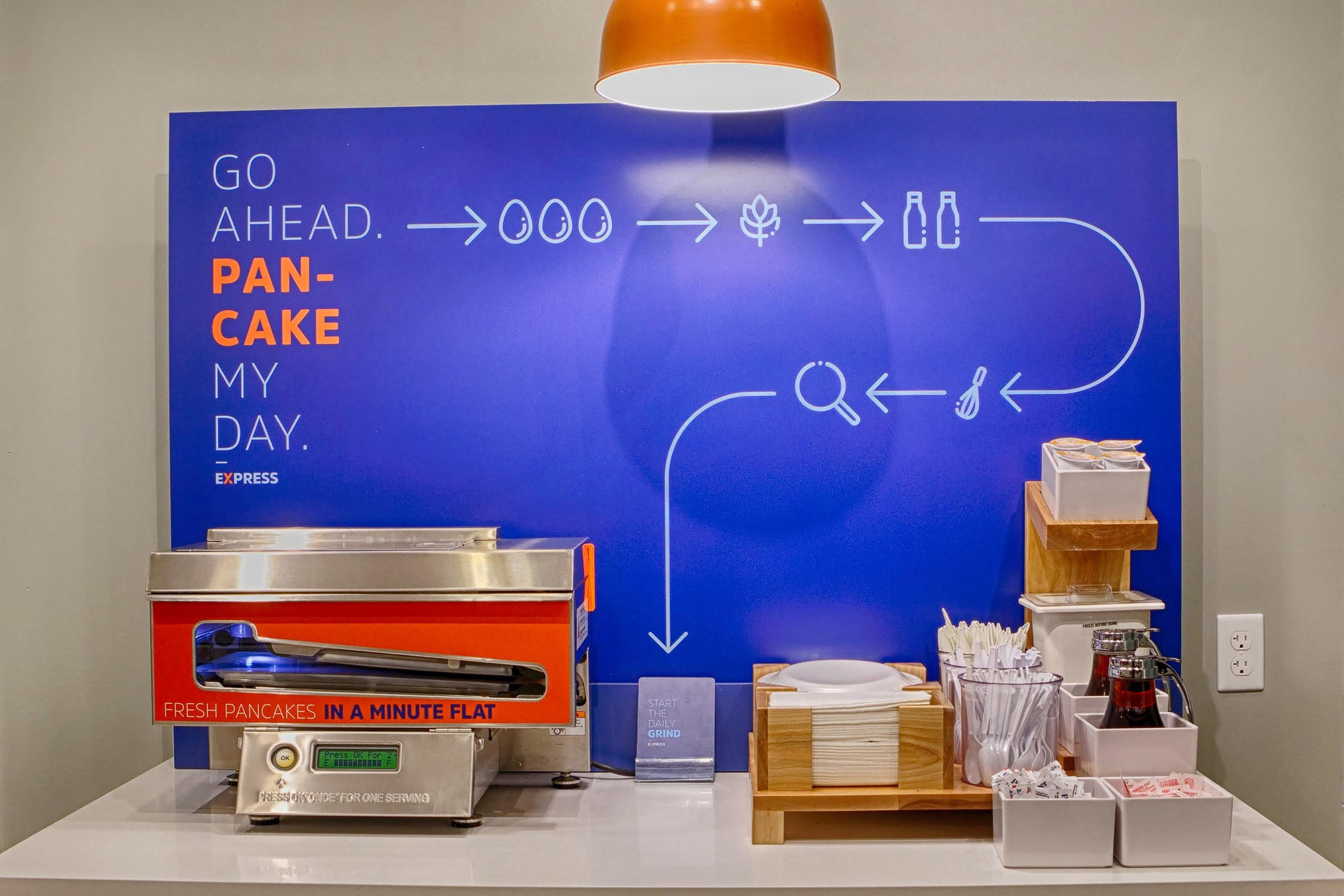 Holiday Inn Express Forsyth By Ihg Esterno foto