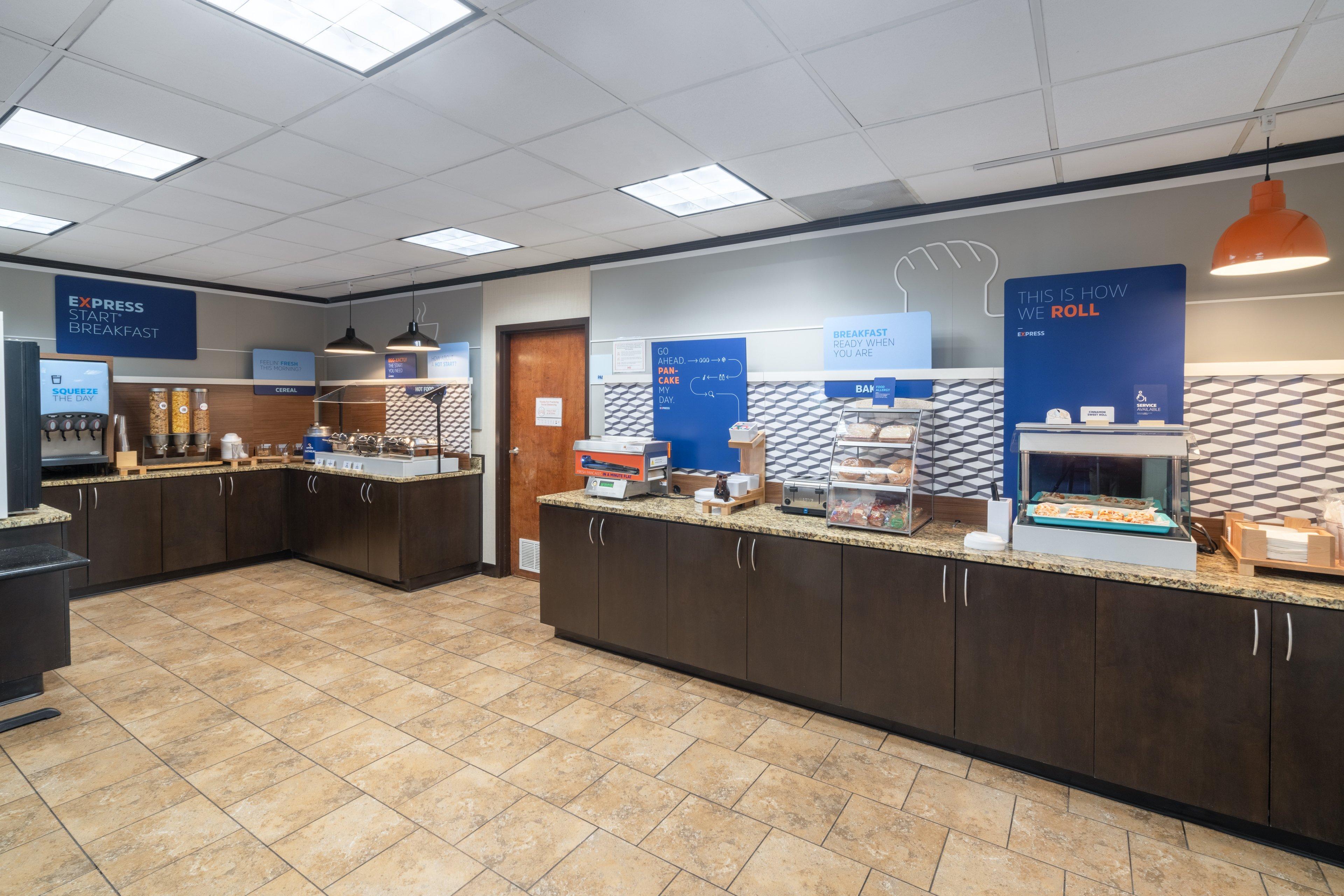 Holiday Inn Express Forsyth By Ihg Esterno foto
