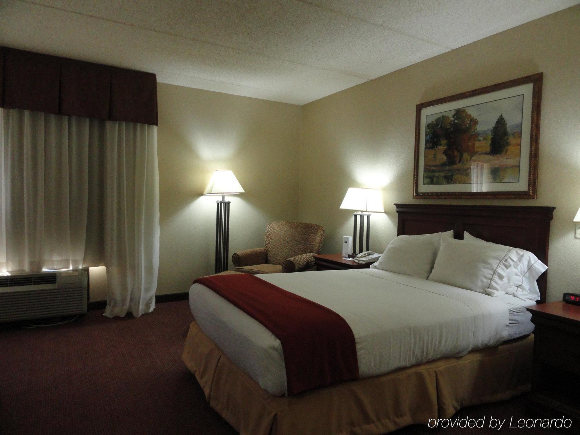 Holiday Inn Express Forsyth By Ihg Esterno foto
